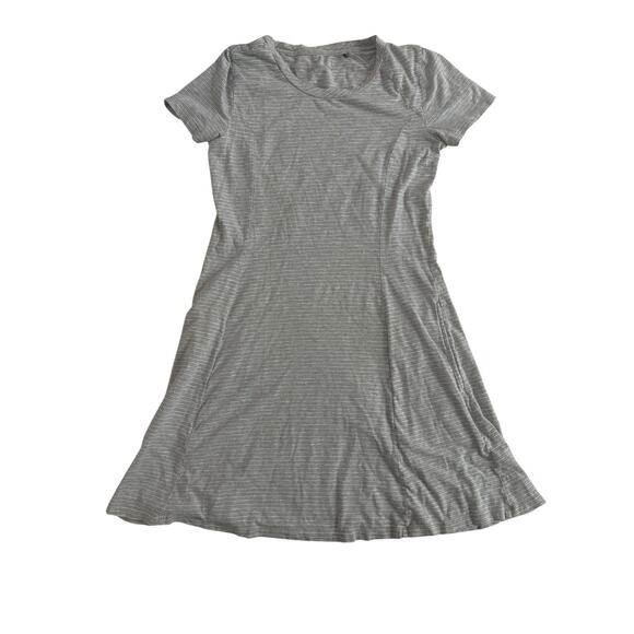 Toad&Co Dresses & Skirts - Toad & Co Light Grey Striped Short Sleeve Dress Fit Flare Cotton Pockets X-Small
